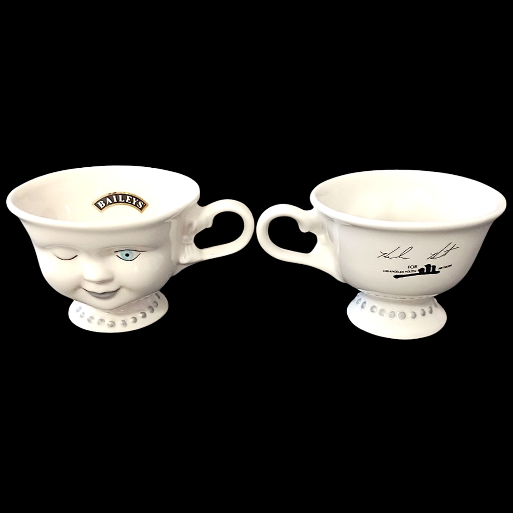 2 Baileys Wink Face Mugs Cups Signed Helen Hunt for Los Angeles Youth Network - Picture 12 of 16